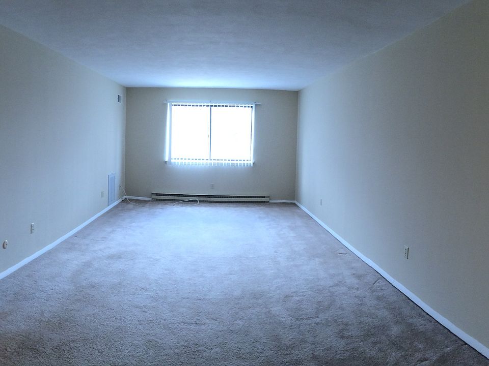 Pano of living, entrance and dining room