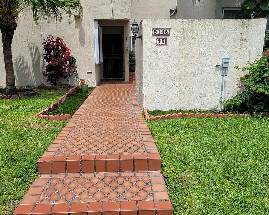 1st image of 9145 Fontainebleau Blvd APT 3