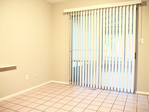 4th image of 1687 Woodhurst Ct