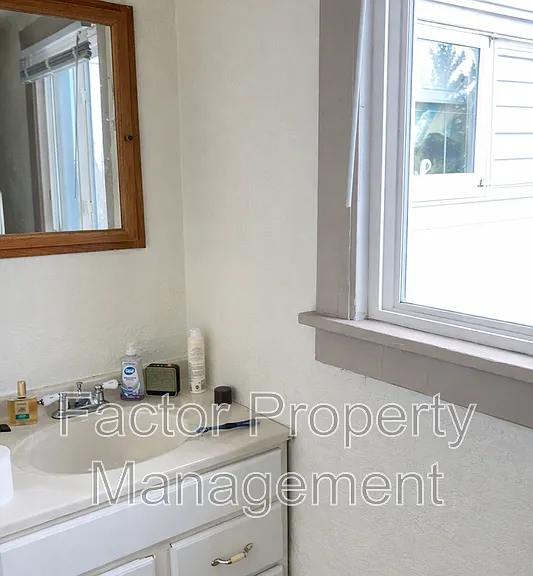 103 Locust St #1 — Photo 12