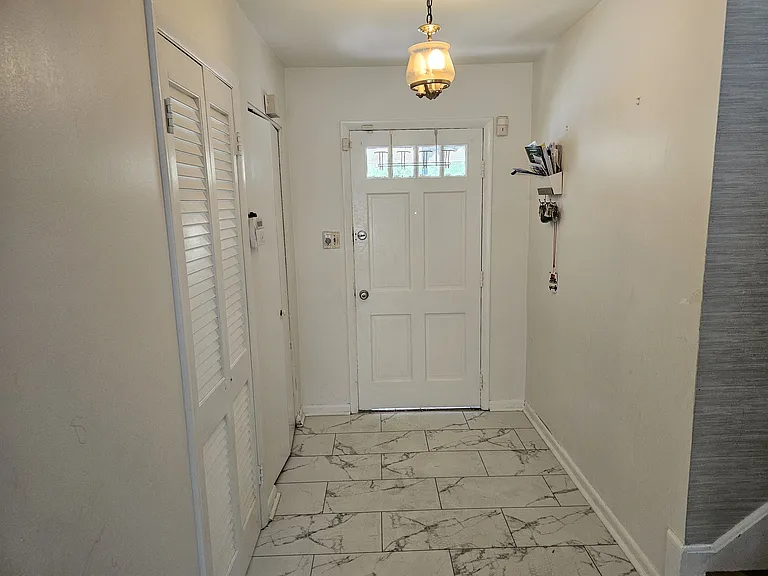 1404 Chilton Dr — Photo 8