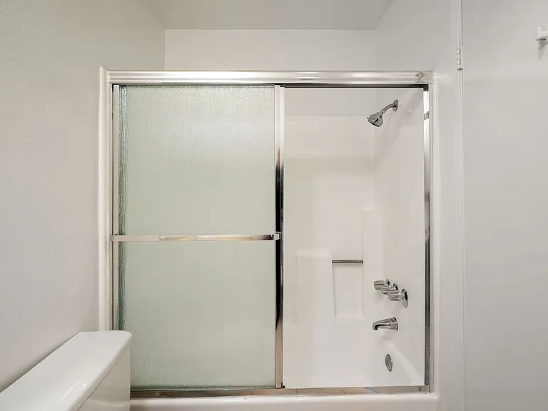 10845 Camarillo St — Photo 30