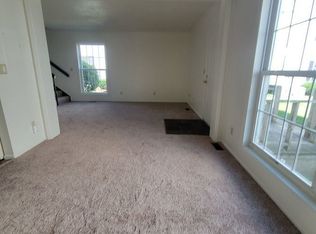 9 Revere Ln, Elyria, OH 44035