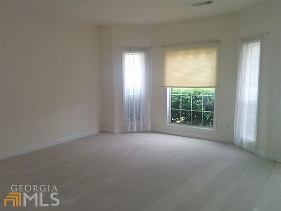 3rd image of 438 Grandiflora Dr