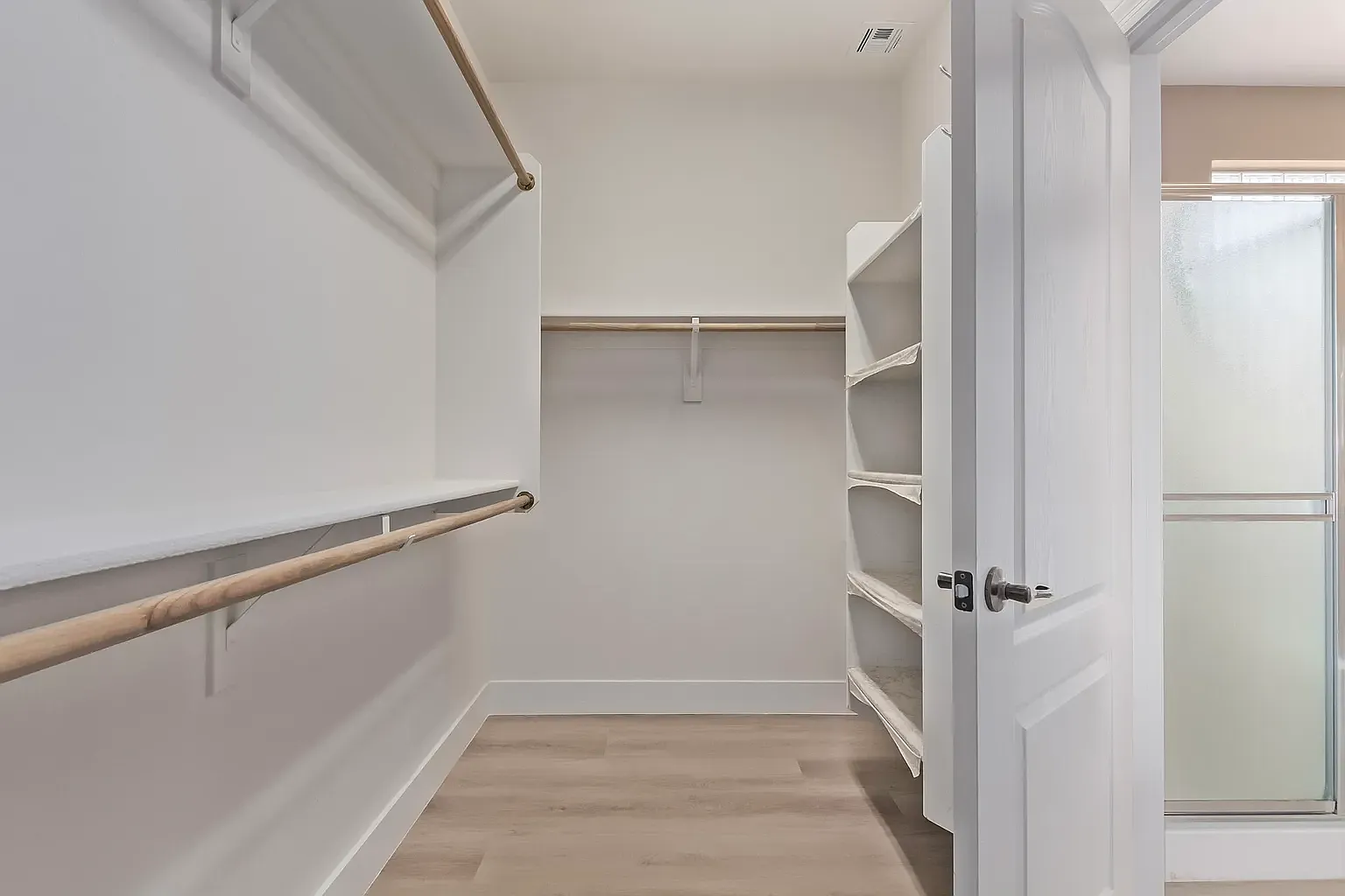 4 bed, 2198 sqft, $2,700 — Photo 2