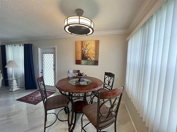 3rd image of 304 Oakridge Q #304