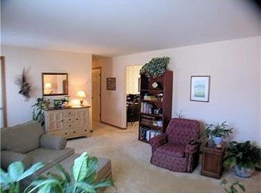 3rd image of 334 Westview Ct