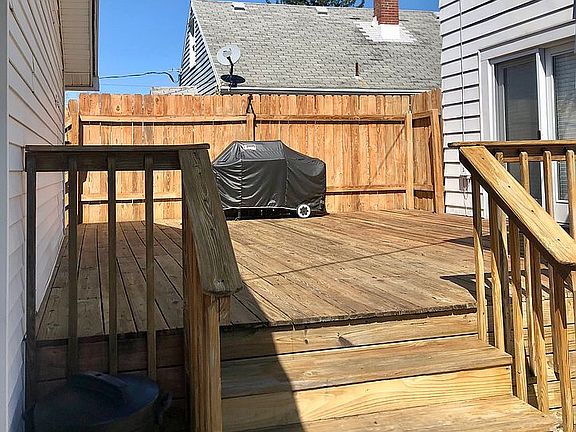 3rd image of 1693 Meriline Ave