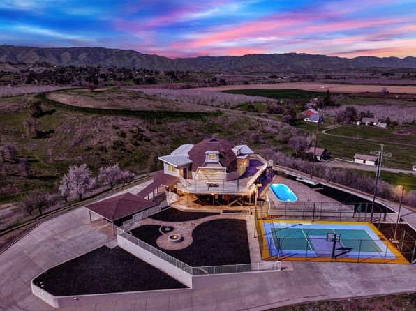 8560 Holmes Ln, Winters, CA 95694