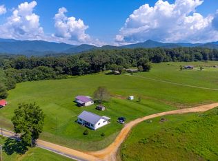 15 & 17 Bidwell Rd, Whittier, NC 28789