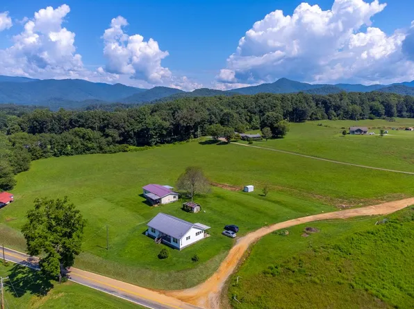 15 & 17 Bidwell Rd, Whittier, NC 28789