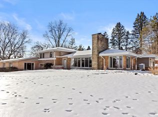 15345 High Knoll Ln, Brookfield, WI 53005