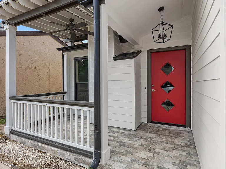 10257 Bridgeland Ln — Photo 3