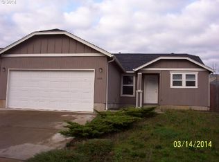 884 Callahan Dr, Roseburg, OR