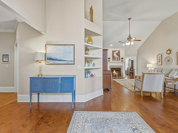 5th image of 74 Cascade Dr.