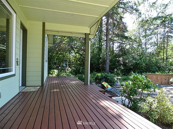 4th image of 813 Scaup Court SE
