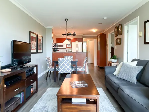 2733 Chandlery Pl #206, Vancouver, BC V5S 4V3