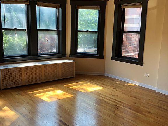 5th image of 4715 1/2 N Malden St #2