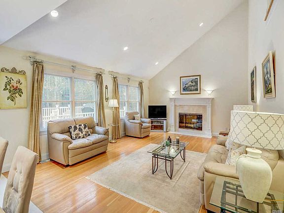 2nd image of 5 Shara Ct