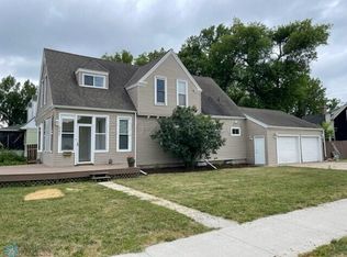 221 7th St N, Wahpeton, ND 58075