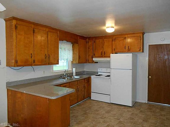 2nd image of 214 Hensley Dr