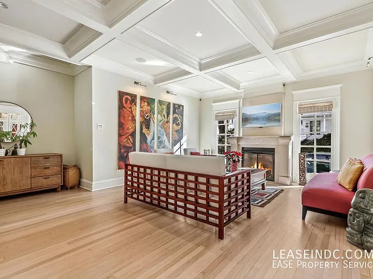 4927 Eskridge Ter NW — Photo 5