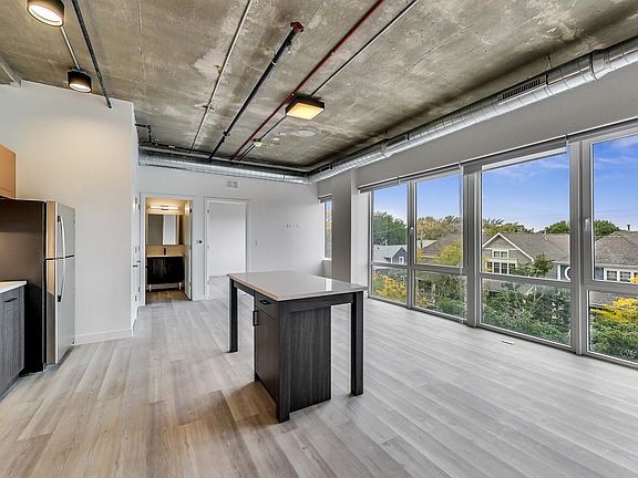 5th image of 5700 N Ashland Ave #709