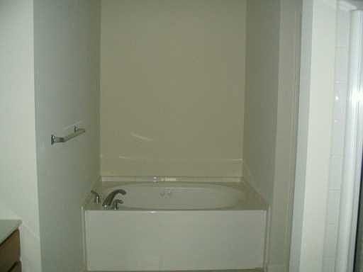 3rd image of 316 Fountains Park Blvd