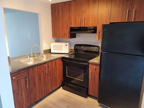 4th image of 304 E 57th Avenue Dr #307e837b9