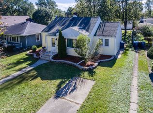 648 1st St, Crete, IL 60417