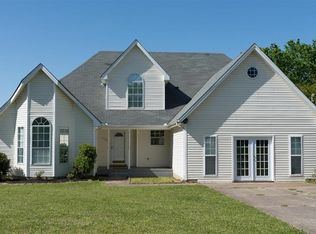 695 Forest Ridge Dr, La Vergne, TN 37086