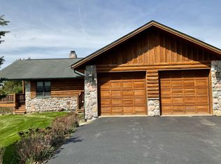 5A83 Whispering Wind Dr, Apple River, IL 61001