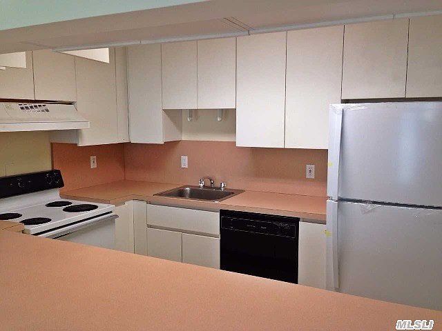 2nd image of 10 Franklin Blvd APT 406