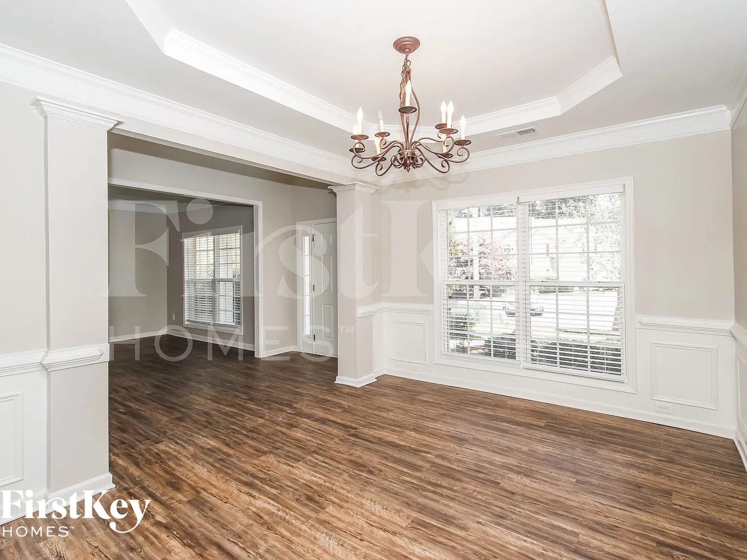 4 bed, 2.5 bath, 2807 sqft, $3,180 — Photo 4