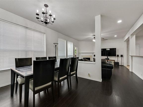 3rd image of 7128 Richmond Dr