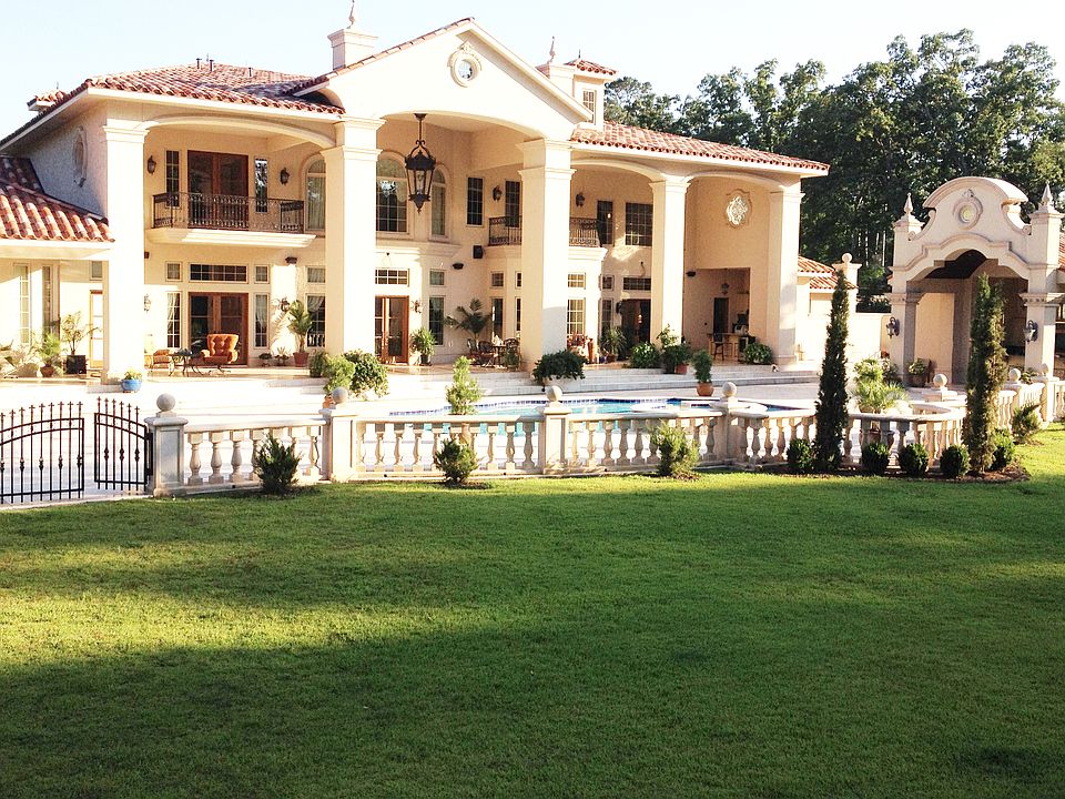 2nd image of 7 Thorntree