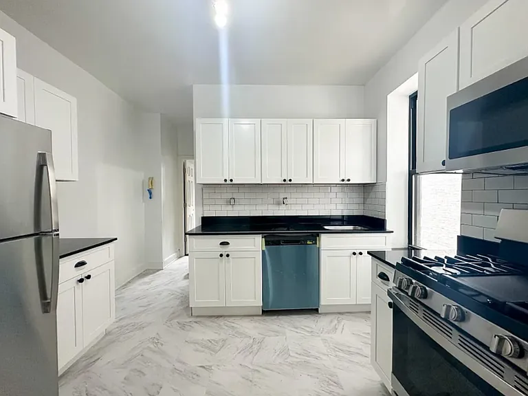 3215 34th St #1C — Photo 3