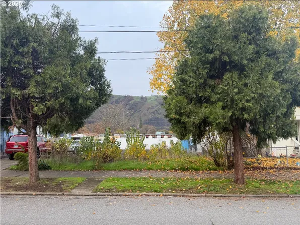 1012 SE Mill St, Roseburg, OR 97470