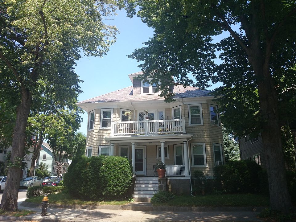 2nd image of 39 Moraine St
