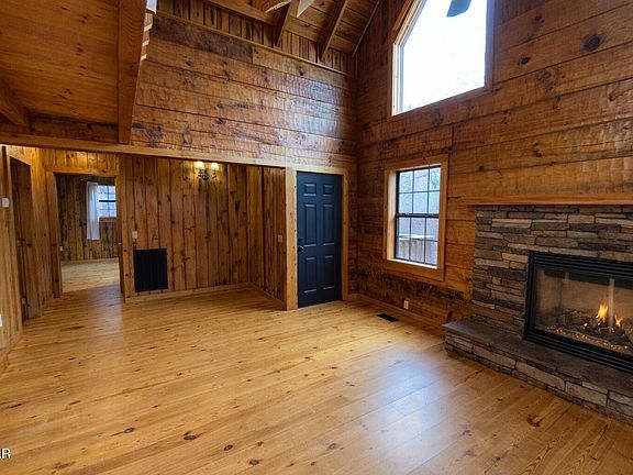 5th image of 2034 Bales Way