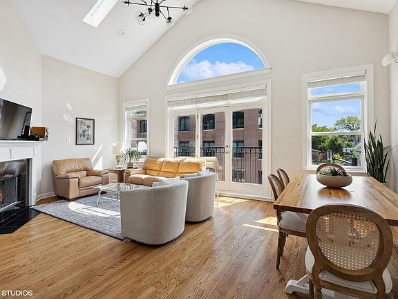 5th image of 1410 W Belmont Ave APT 3