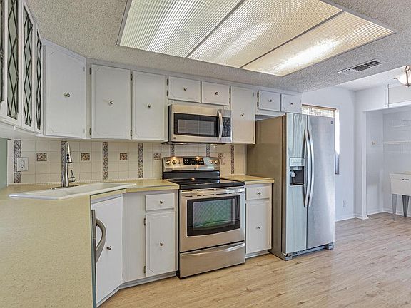 3rd image of 112 Timberline Trl