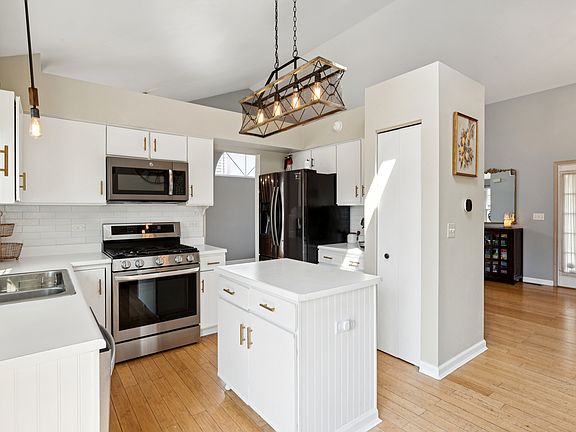 4th image of 204 Buckingham Dr