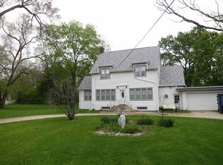 512 Cedar Bend St, Waterloo, IA 50703