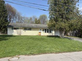 27 Wexford Rd, Syracuse, NY 13214