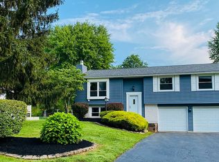 7903 Raglan Dr NE, Warren, OH 44484