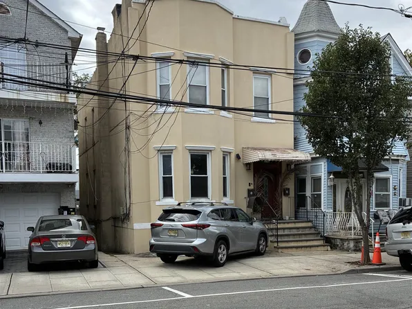 919 17th Street image 1 of 7