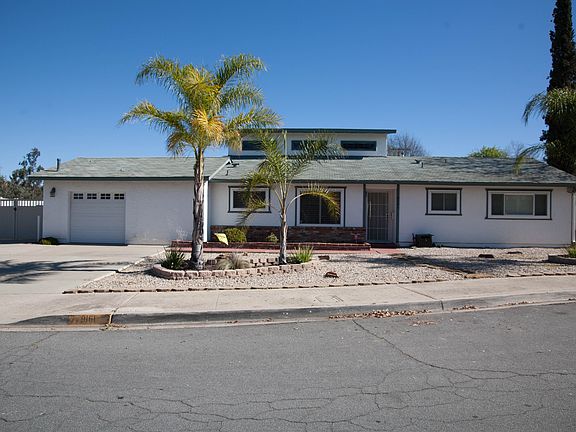 Garage +3 Driveway Spaces