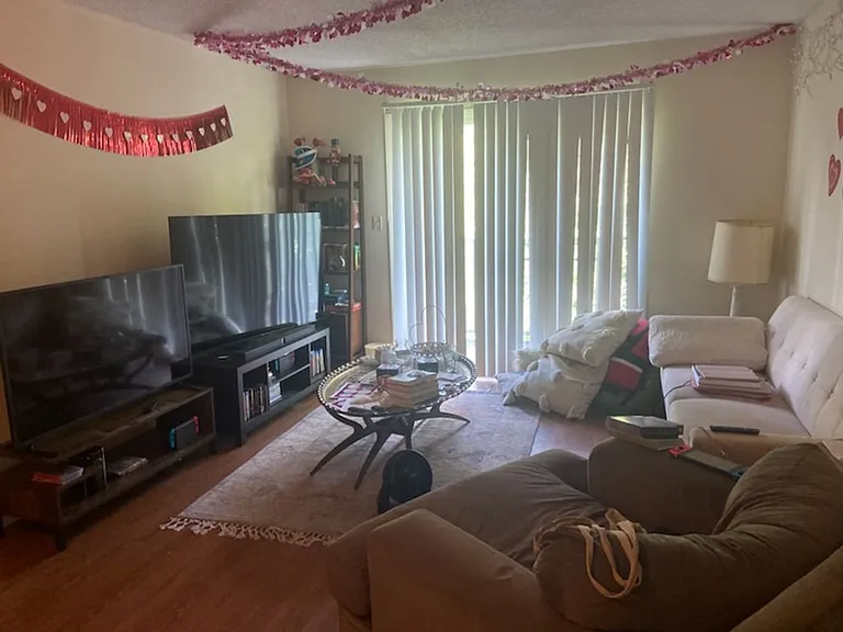 North Campus area rental — Photo 5