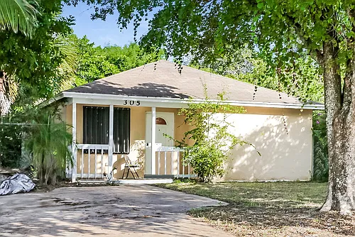 305 SW 7th Ave Photo 1